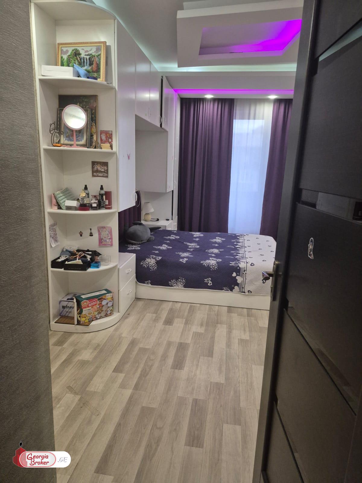 იყიდება ახალი გარემონტებული 3 ოთახიანი ბინა